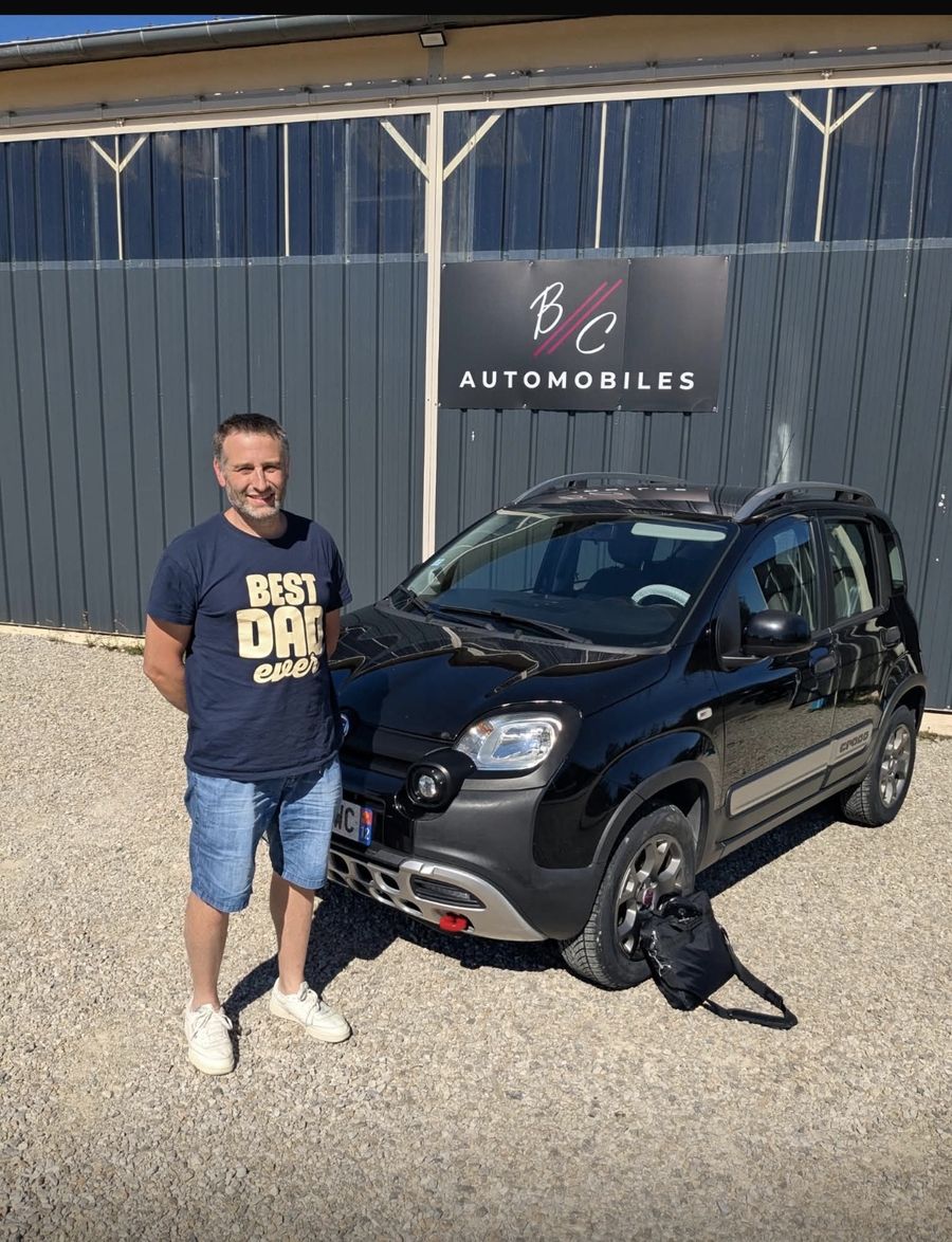 Client avec sa Fiat Panda Cross